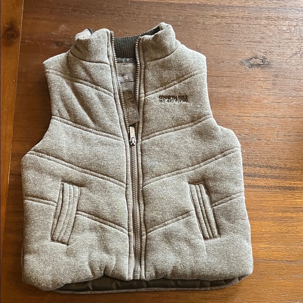 Kenneth Cole Kids Gray think Puffer like Vest excellent condition
